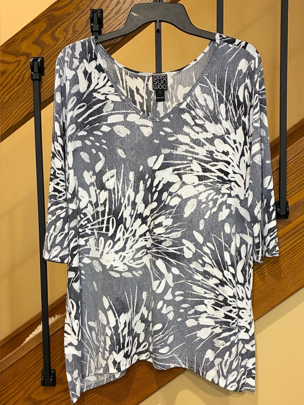 Clara SunWoo Blouse 3/4 Sleeve Side Slits Gray Multi Abstract Floral SZ. Lg